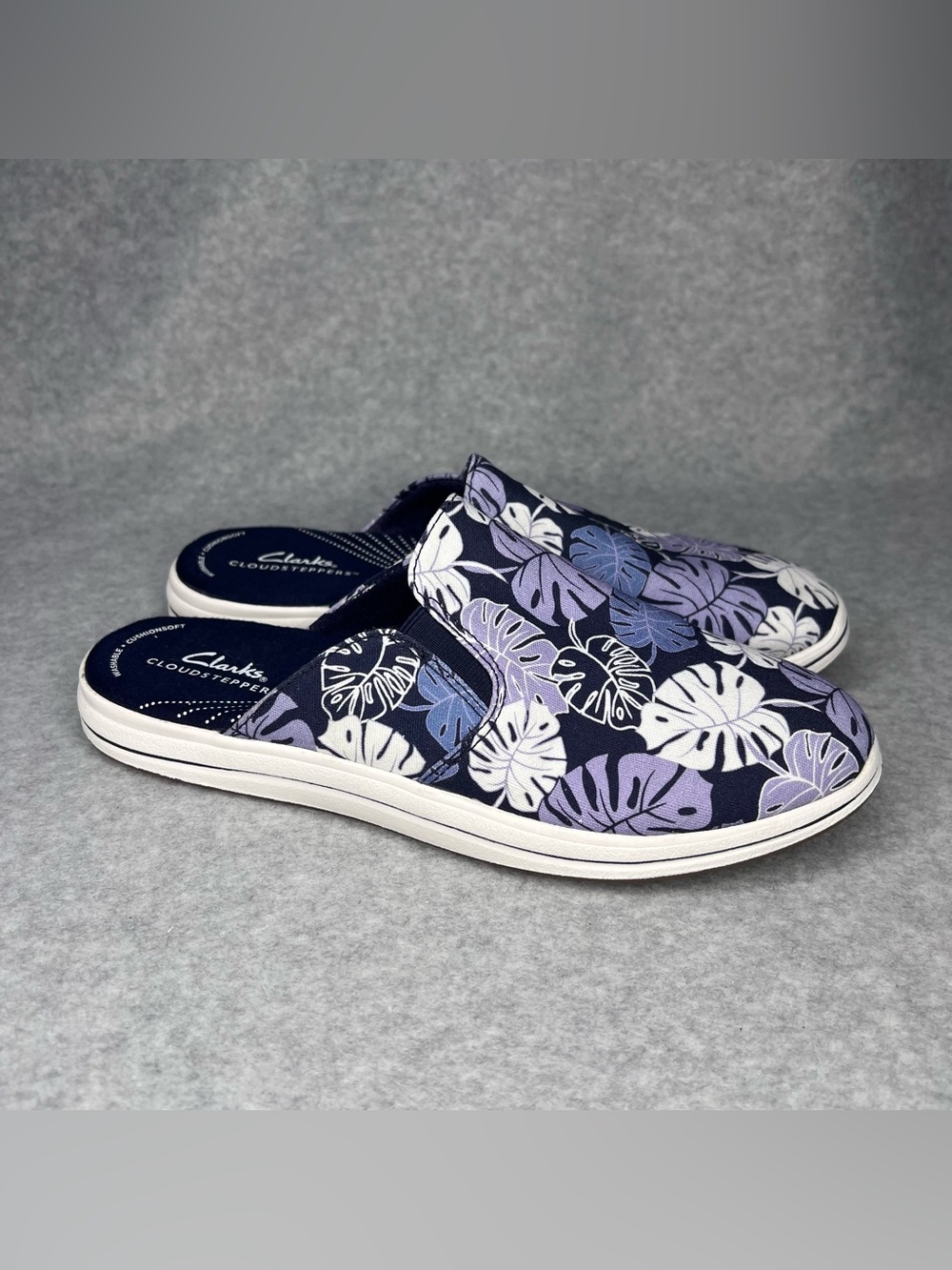 Clarks Cloudsteppers Breeze Shore Canvas Mules Lavendar Blue Sz 8.5 Narrow